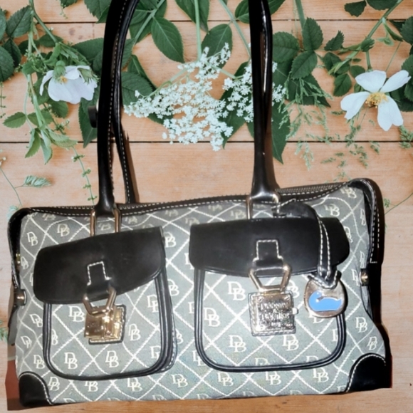 Dooney & Bourke sig satchel - Picture 6 of 6